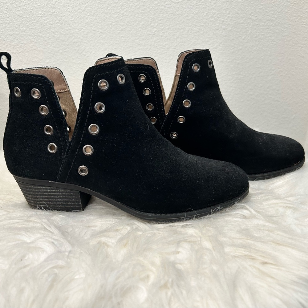Skechers Lasso Auger Black Suede Eyelet Ankle boot bootie, women’s 6.5